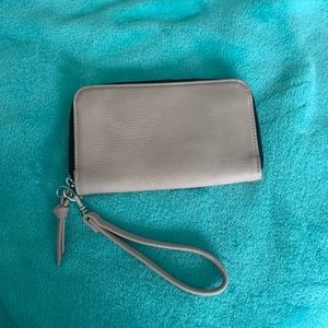 Nude wristlet wallet
